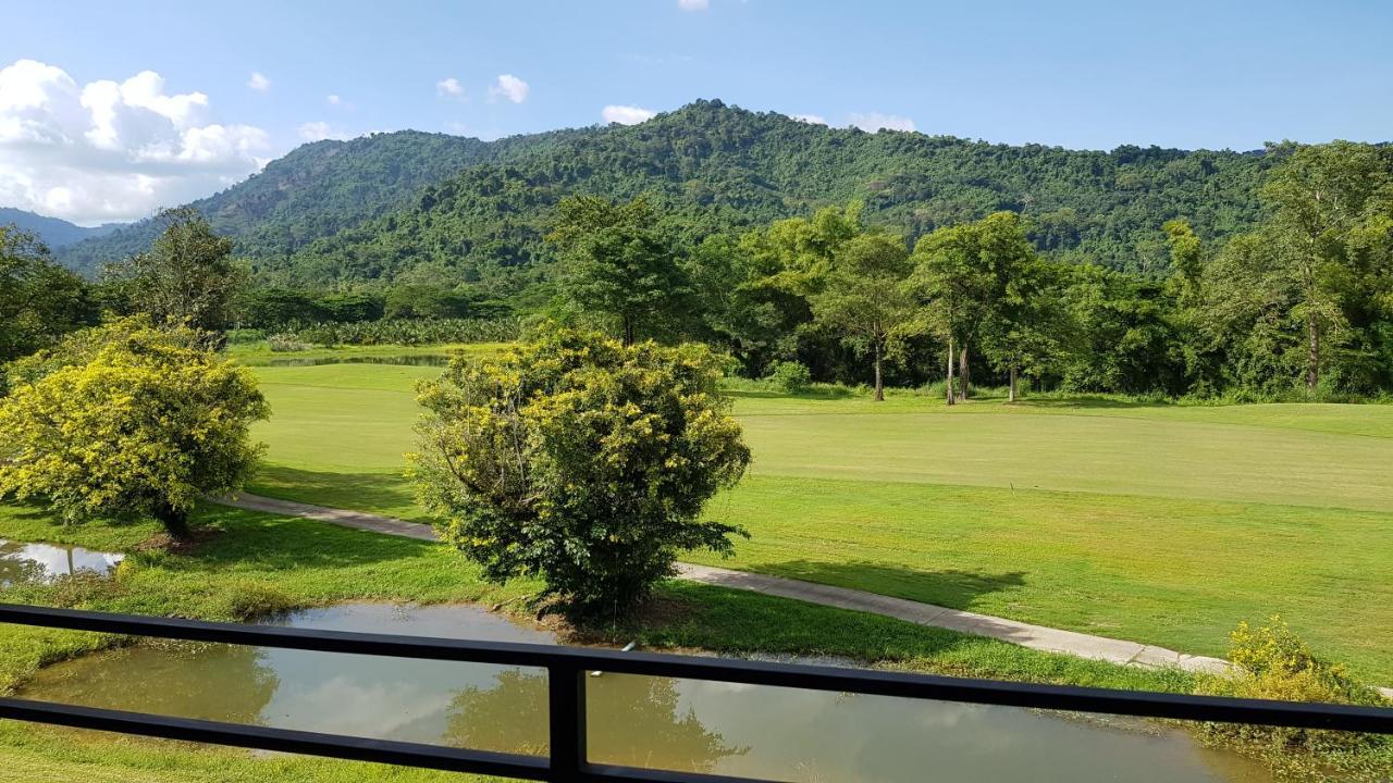 Hotel The Midst@ Royal Hills Nakornayok Nakhon Nayok Esterno foto